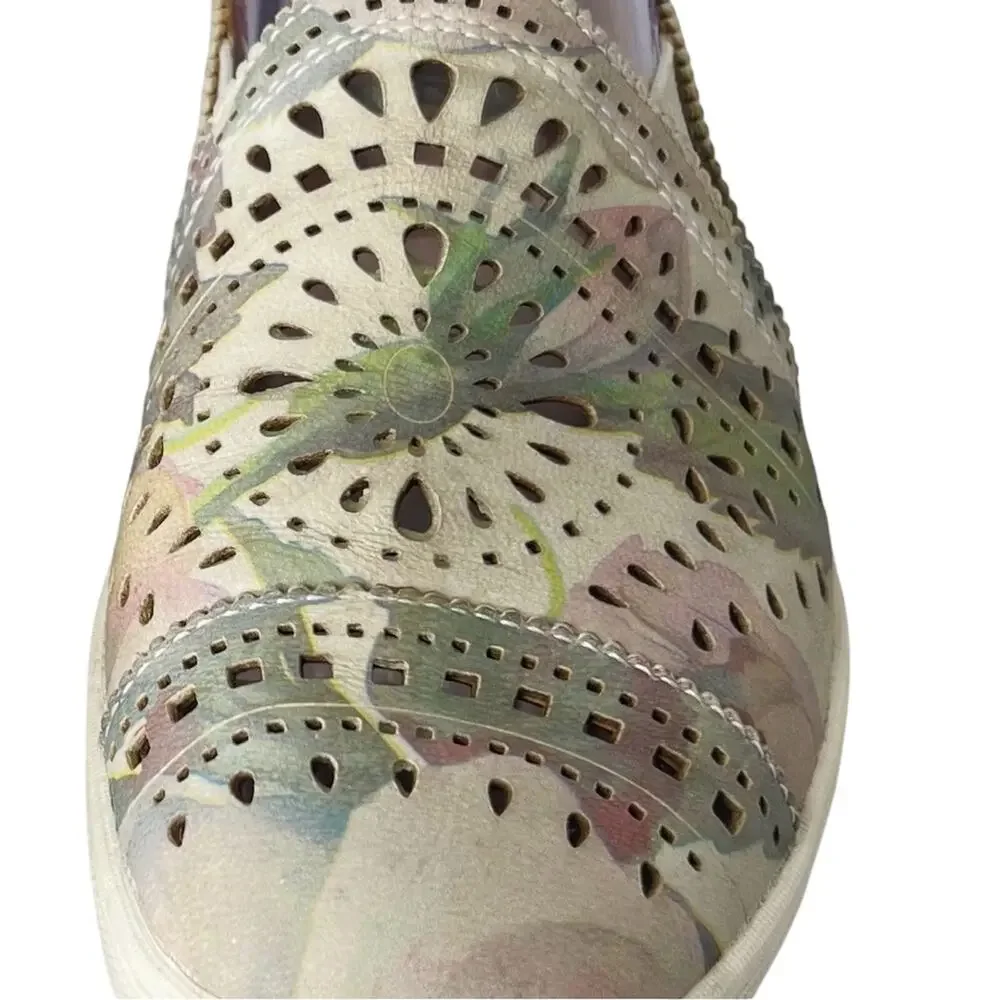 Earth Tangelo Comfort Sneakers Size 8 Shoes Flower Laser-Cut Leather Slip On